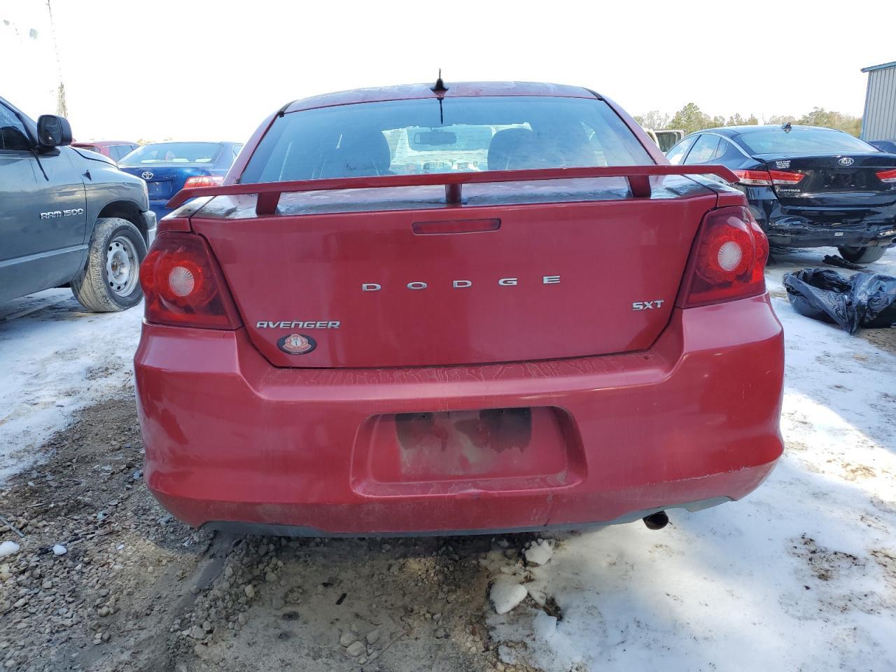 2014 DODGE Avenger