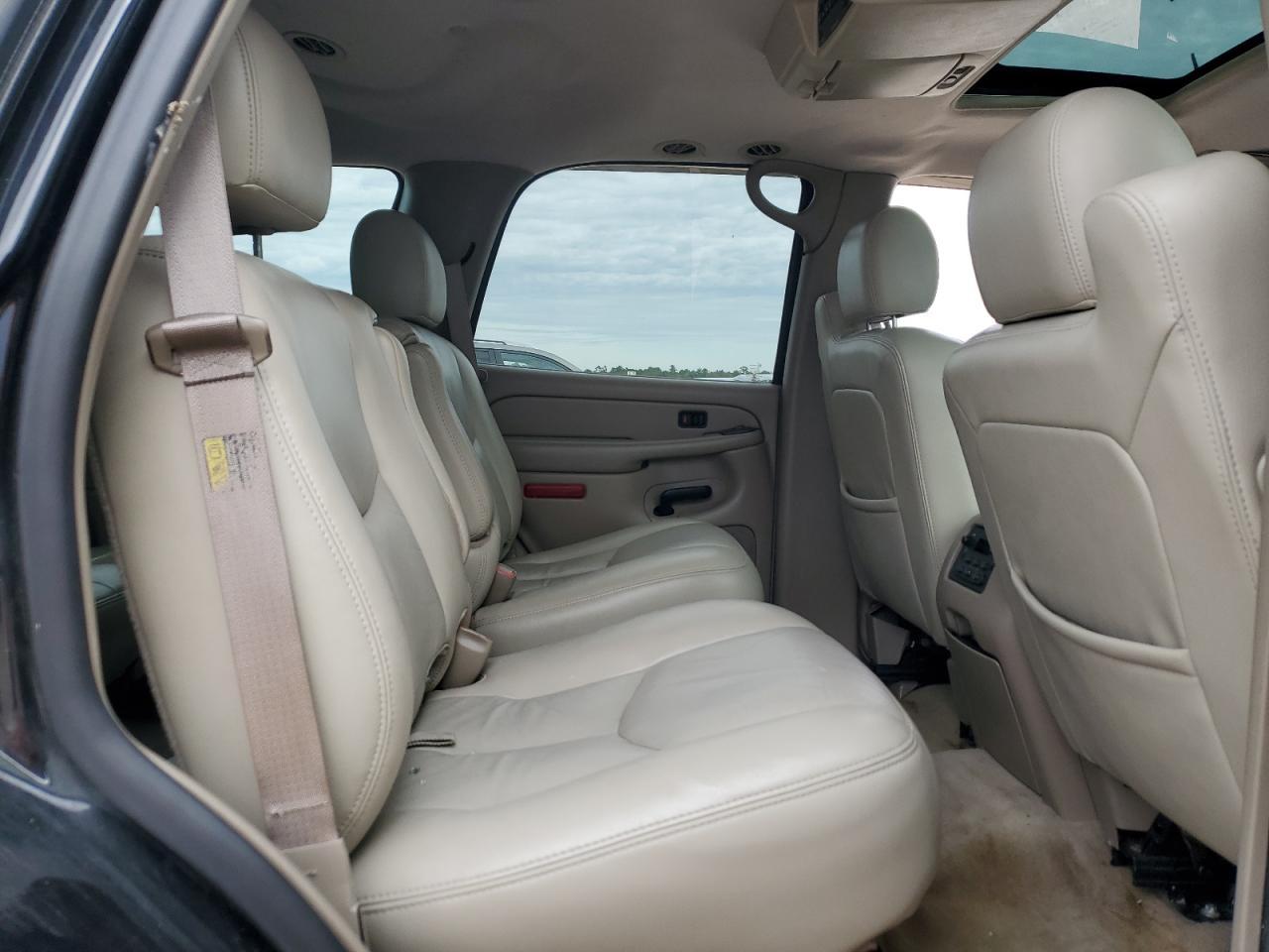 2004 CHEVROLET Tahoe