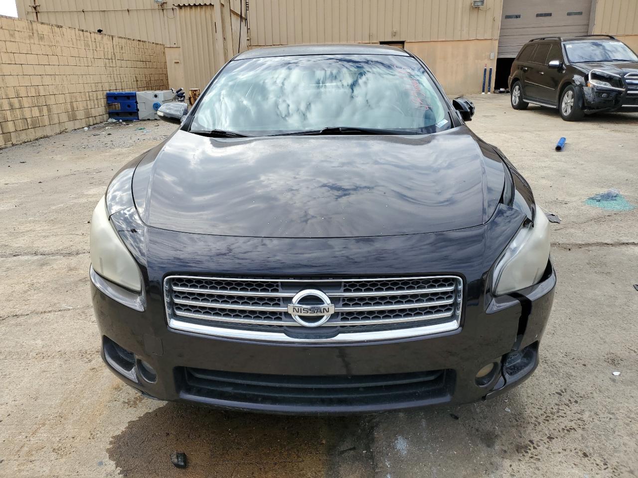 2010 NISSAN Maxima