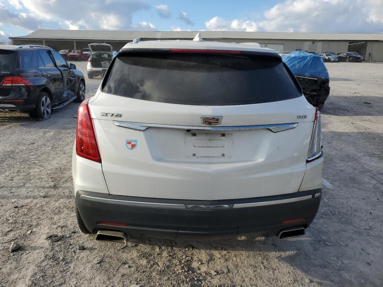 2017 CADILLAC XT5
