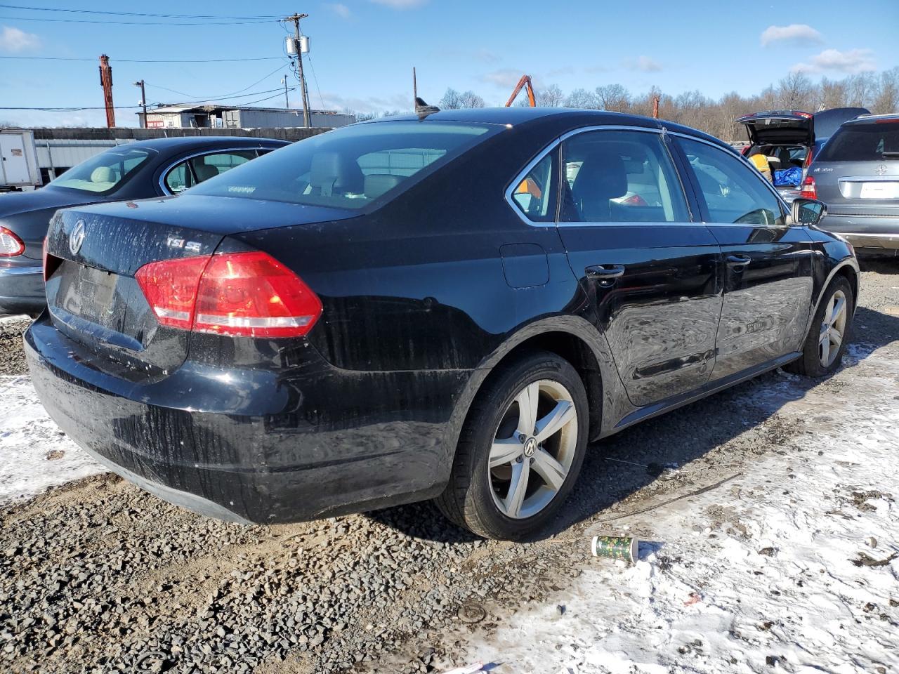 2014 VOLKSWAGEN Passat