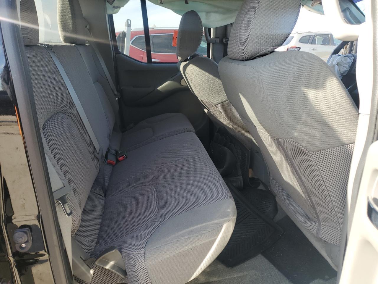 2015 NISSAN Frontier