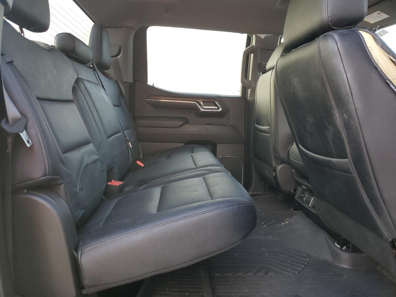 2024 CHEVROLET Silverado