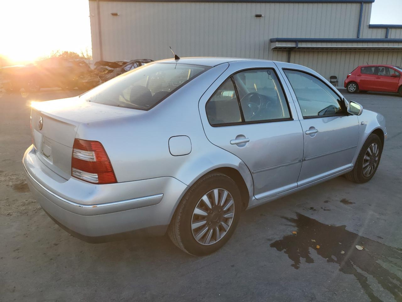 2005 VOLKSWAGEN JETTA