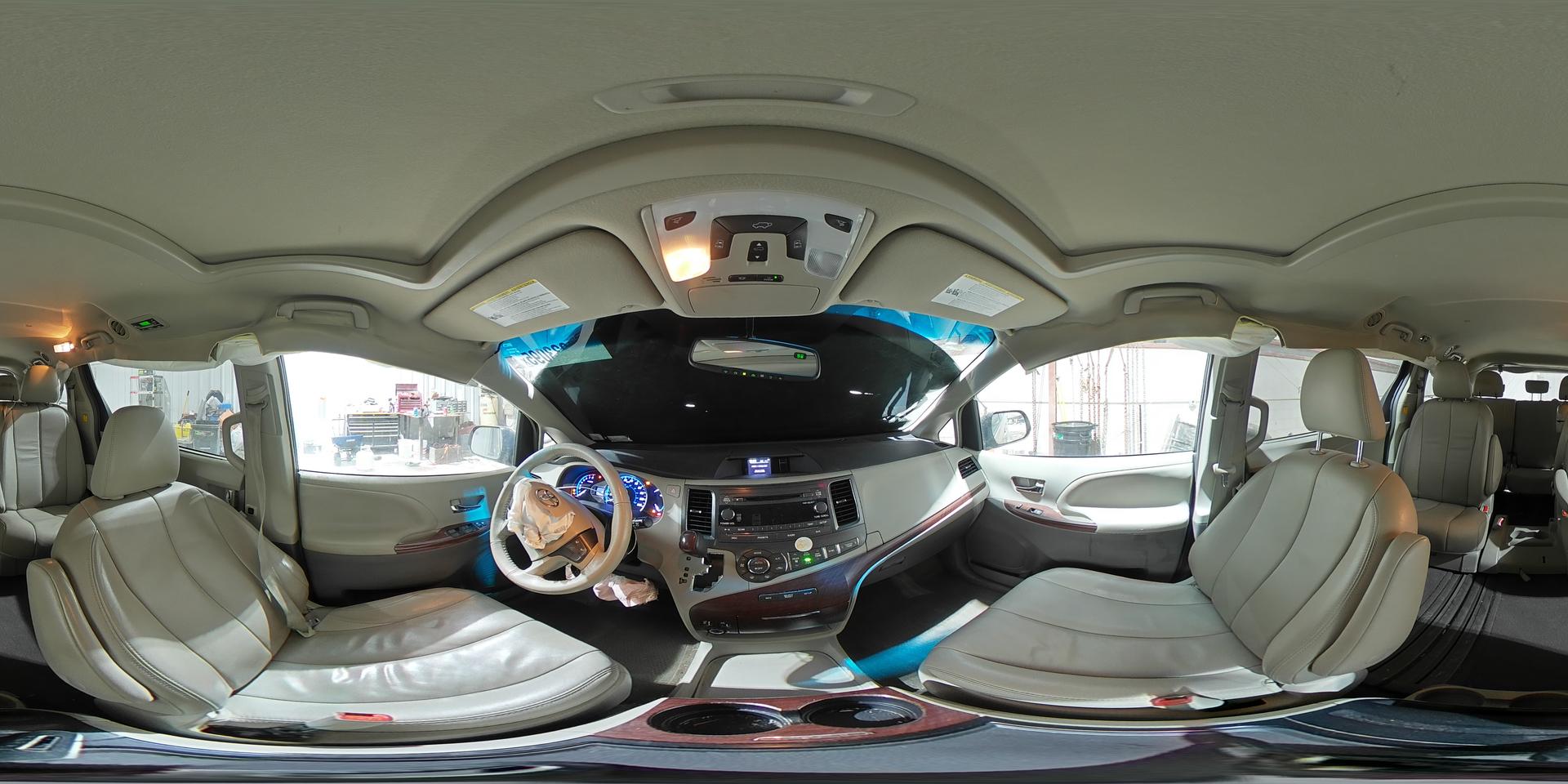 2013 TOYOTA SIENNA