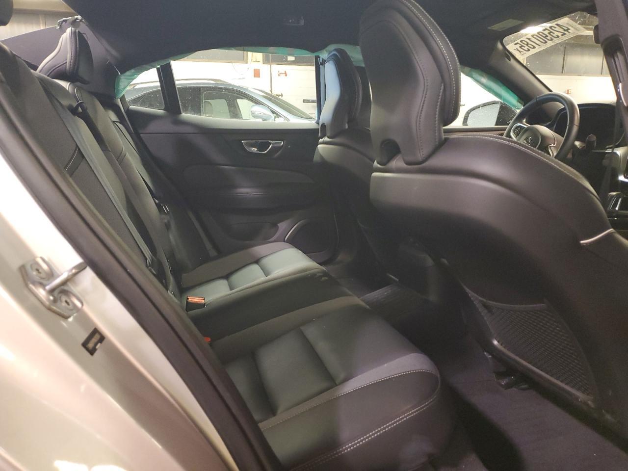 2022 VOLVO S60