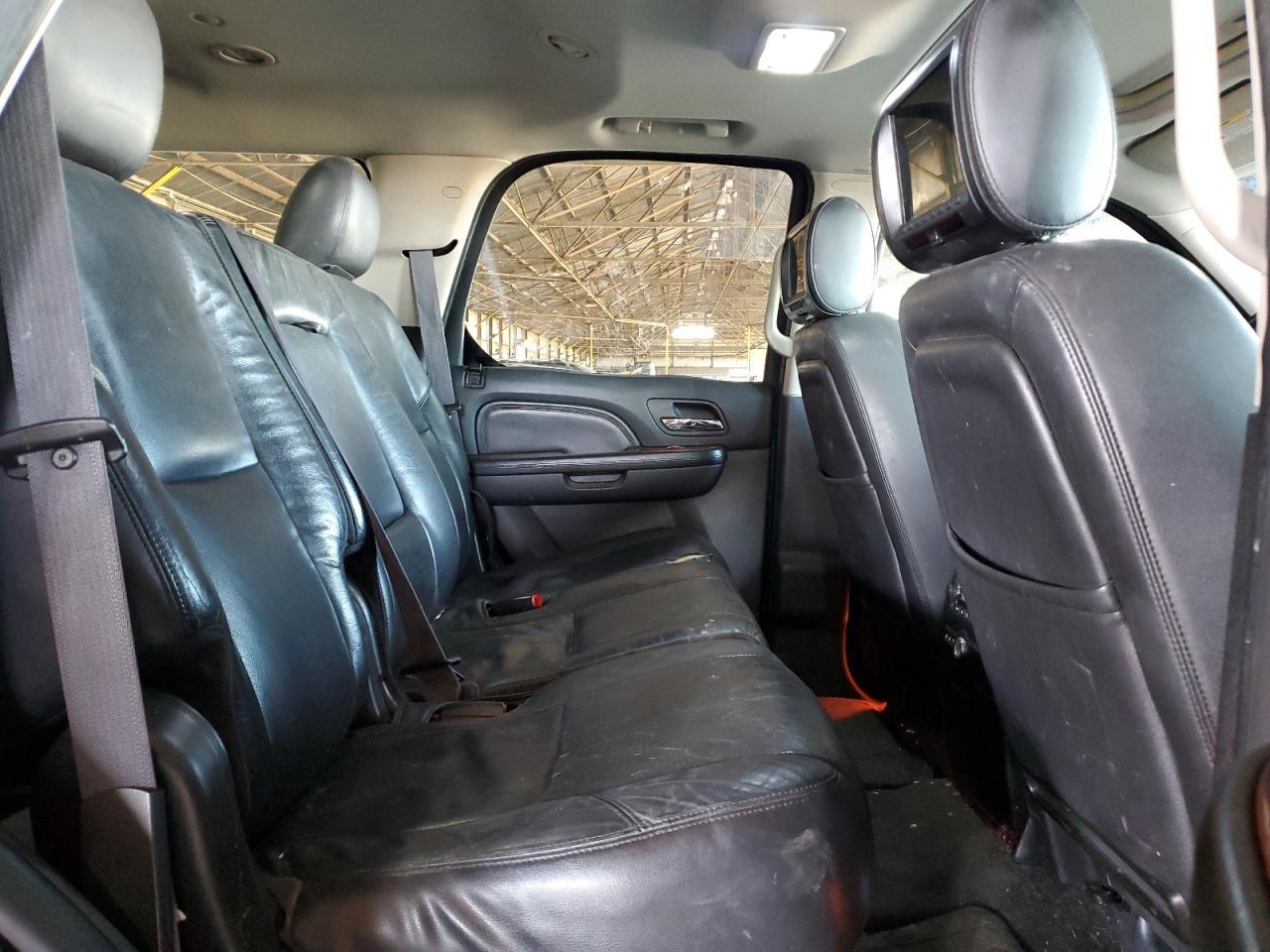 2011 CADILLAC ESCALADE