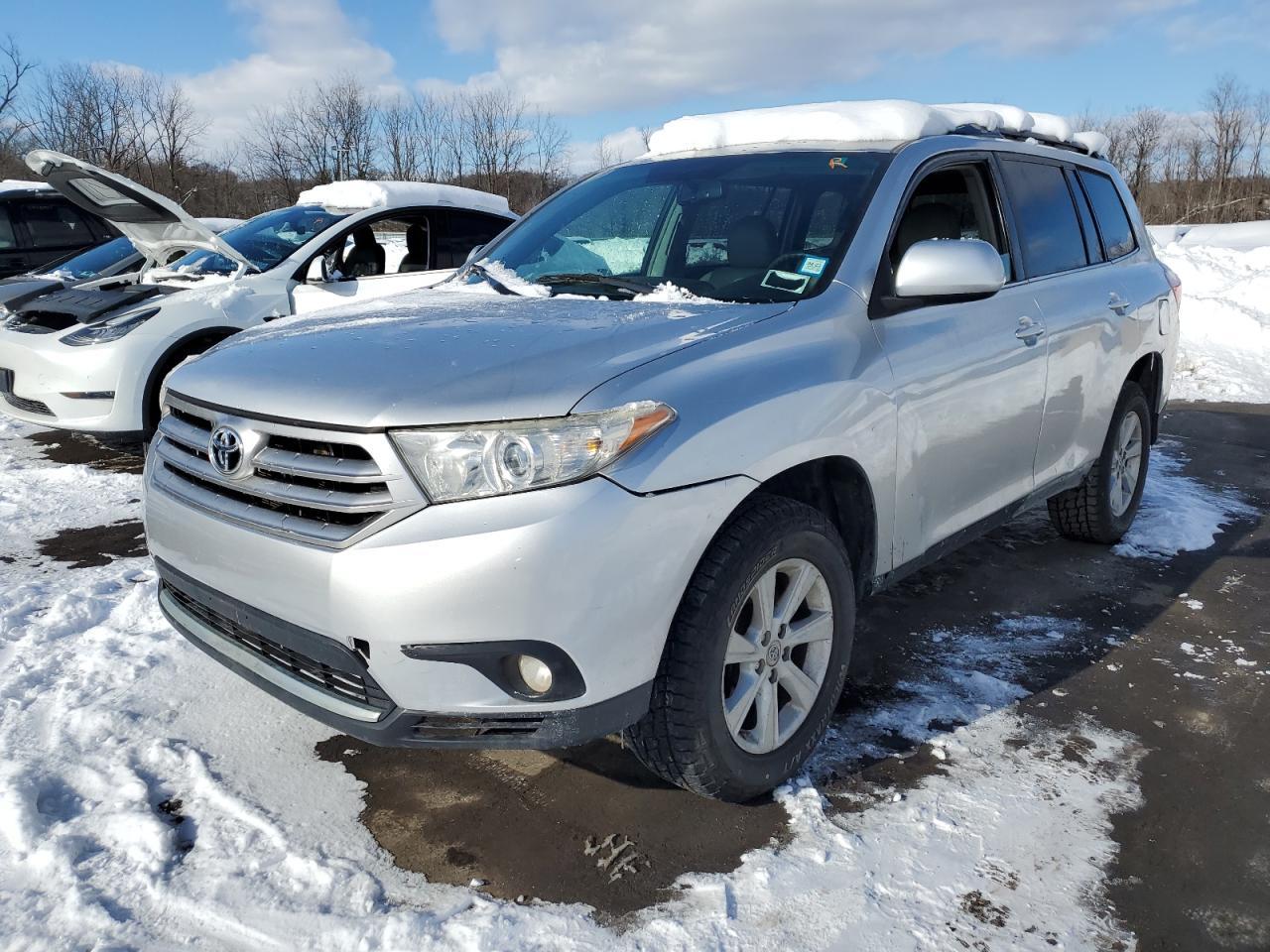 2011 TOYOTA HIGHLANDER