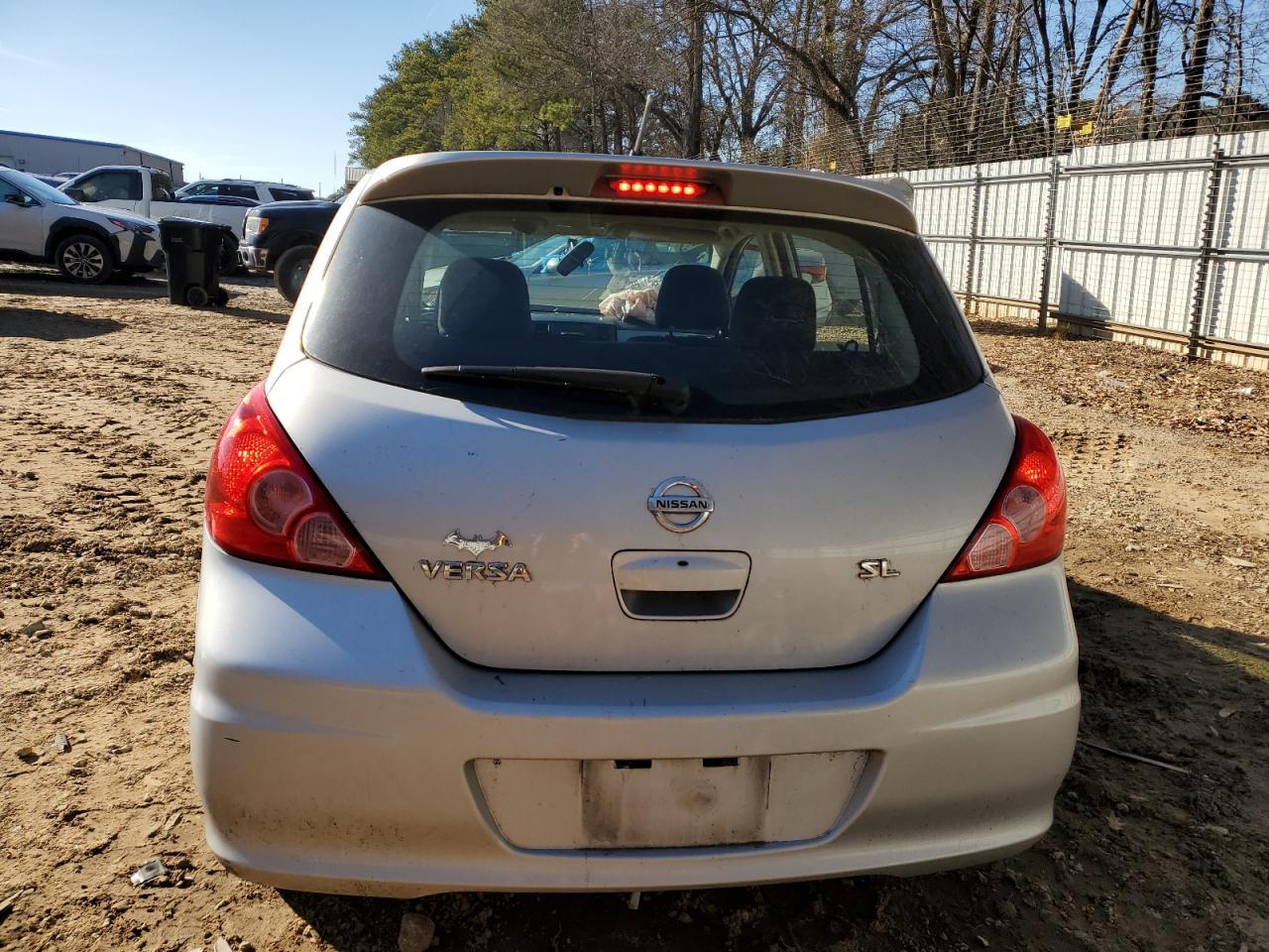 2011 NISSAN VERSA
