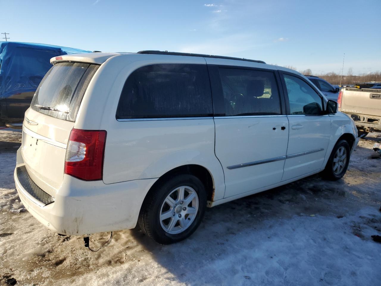 2011 CHRYSLER Town & Country