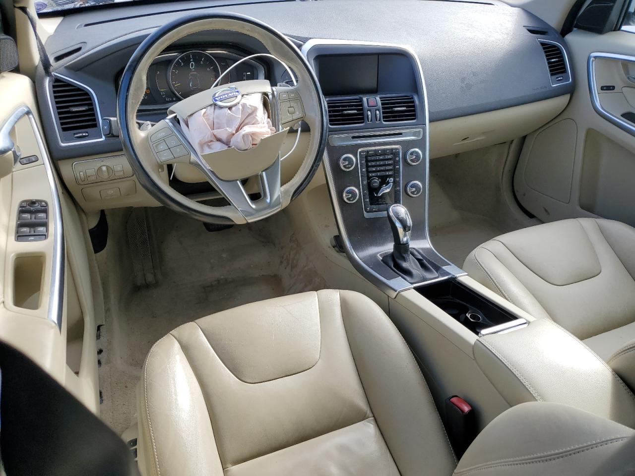 2015 VOLVO XC60
