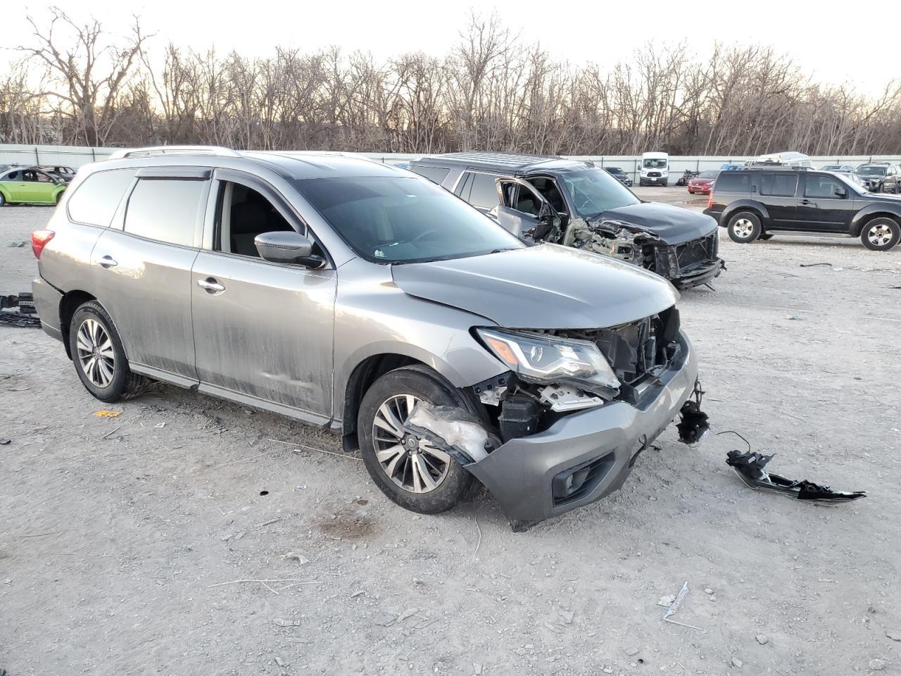 2017 NISSAN PATHFINDER