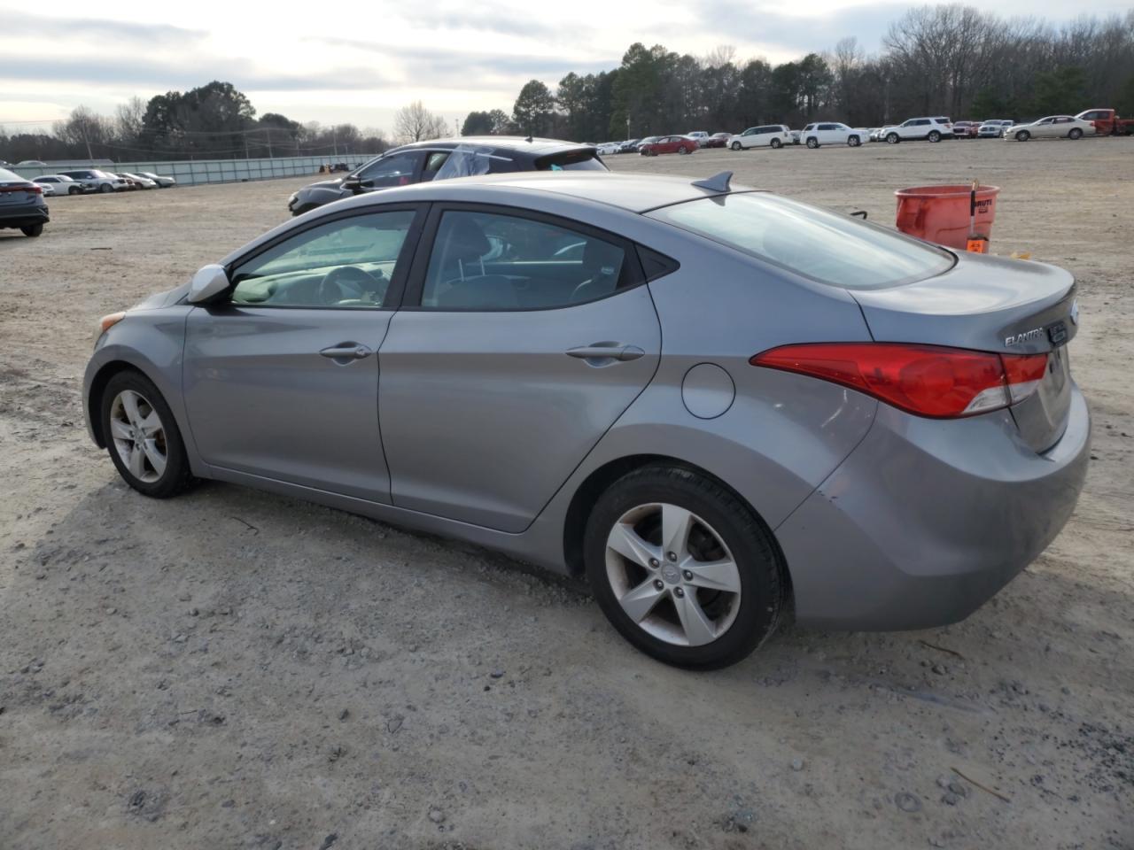 2011 HYUNDAI ELANTRA