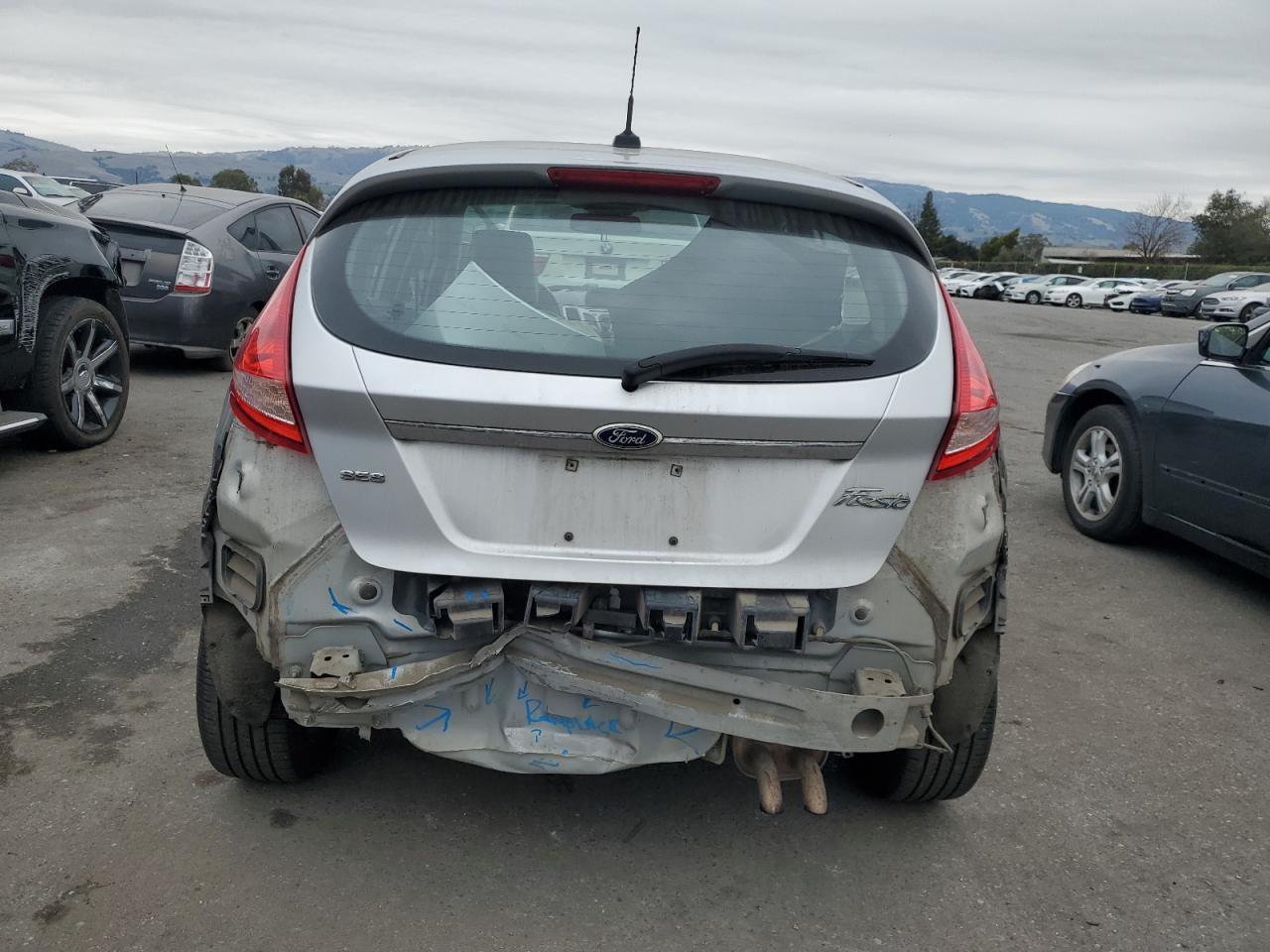 2011 FORD Fiesta