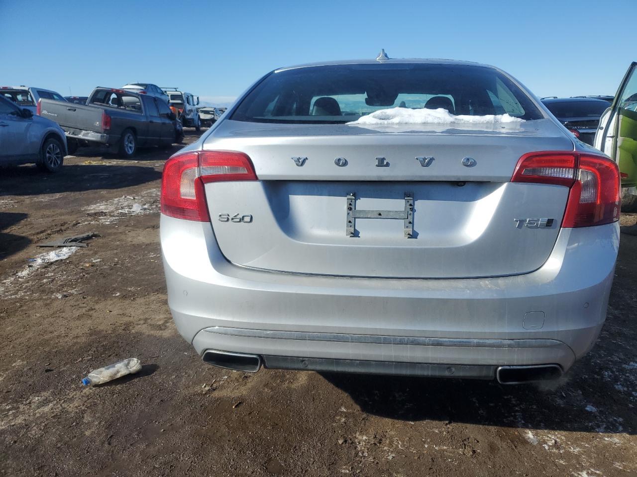 2017 VOLVO S60
