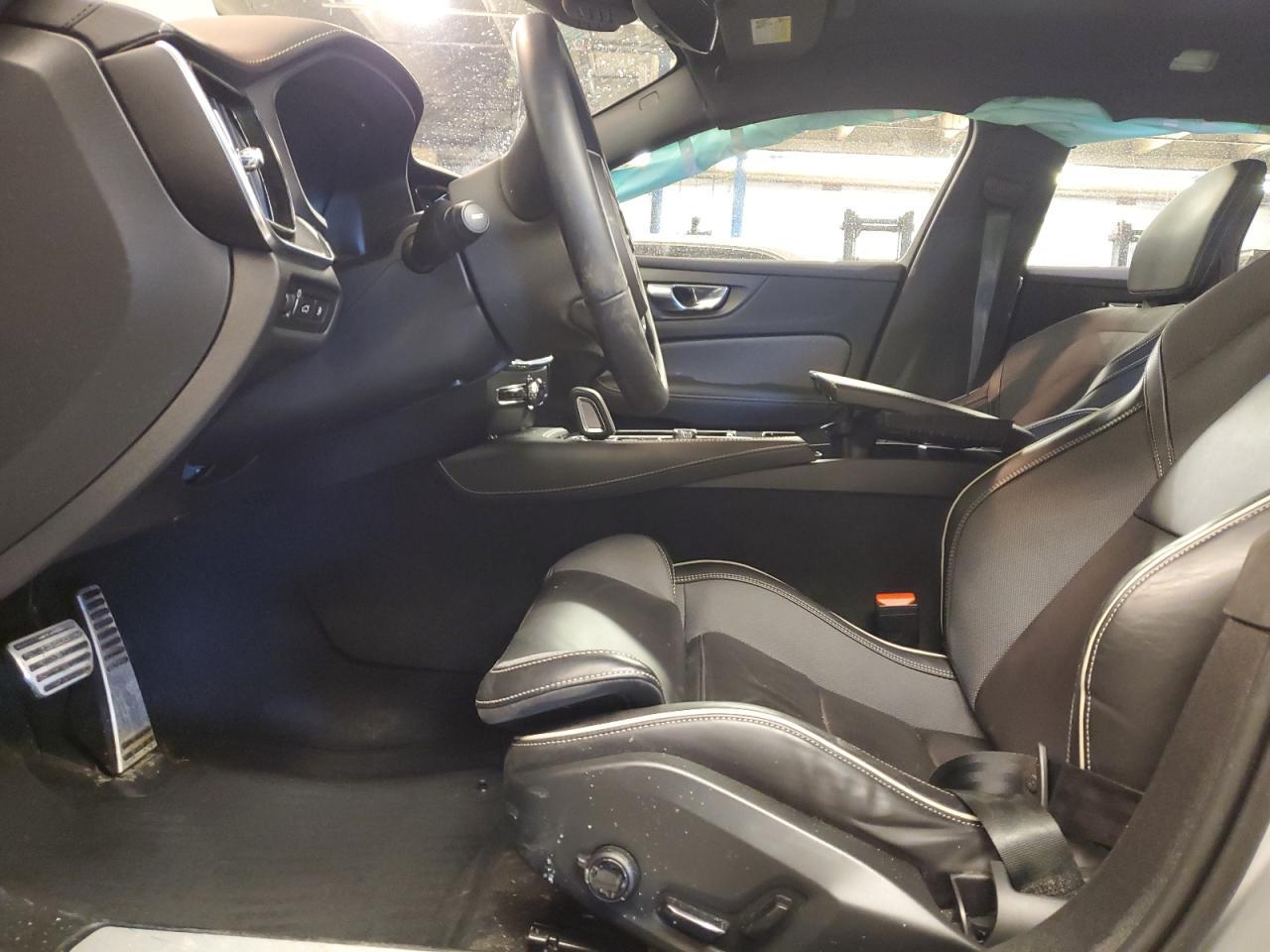2022 VOLVO S60