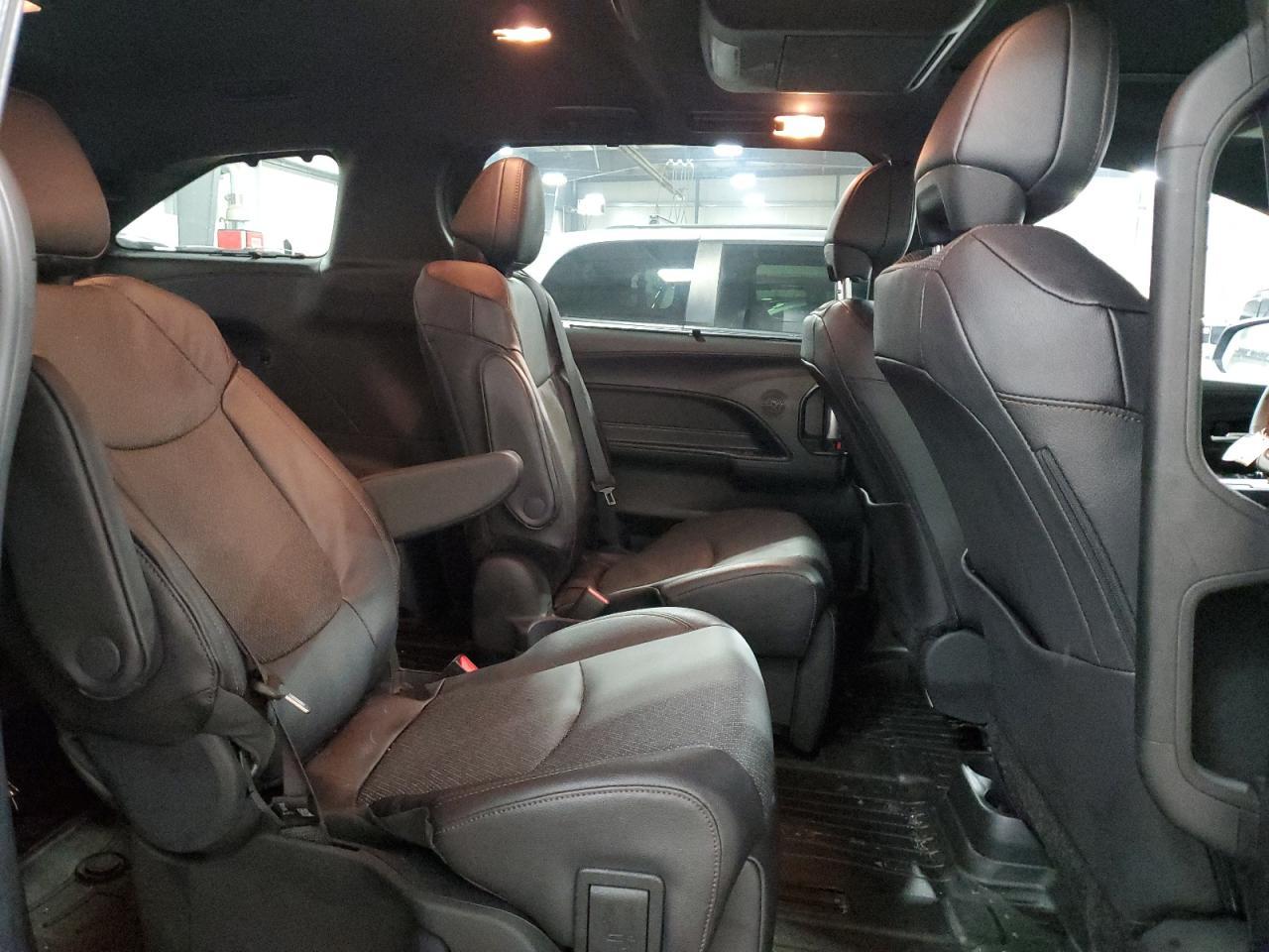 2025 TOYOTA SIENNA