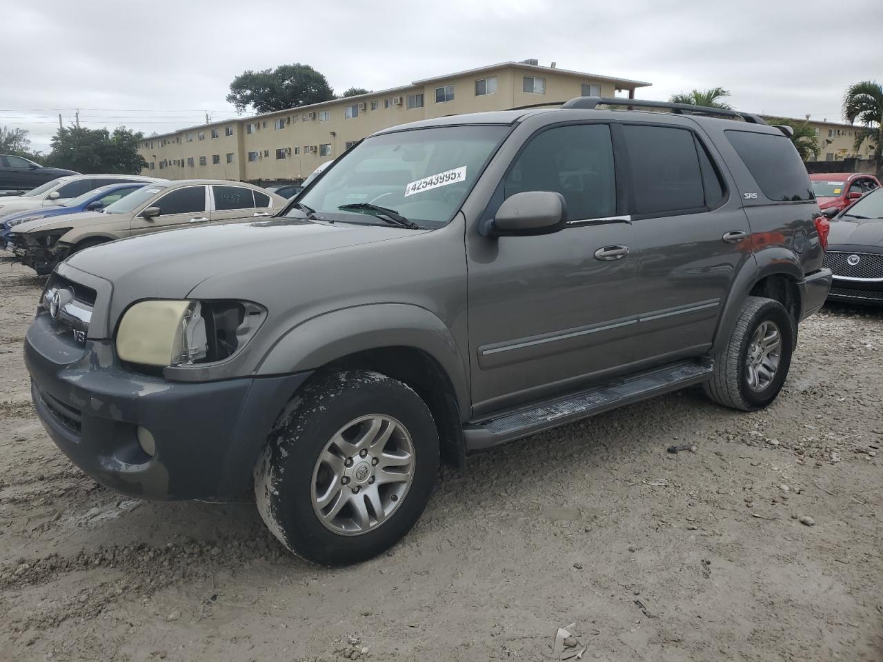 2004 TOYOTA Sequoia