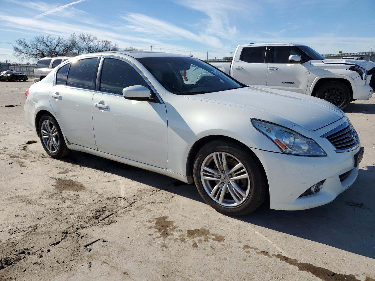 2011 INFINITI G37