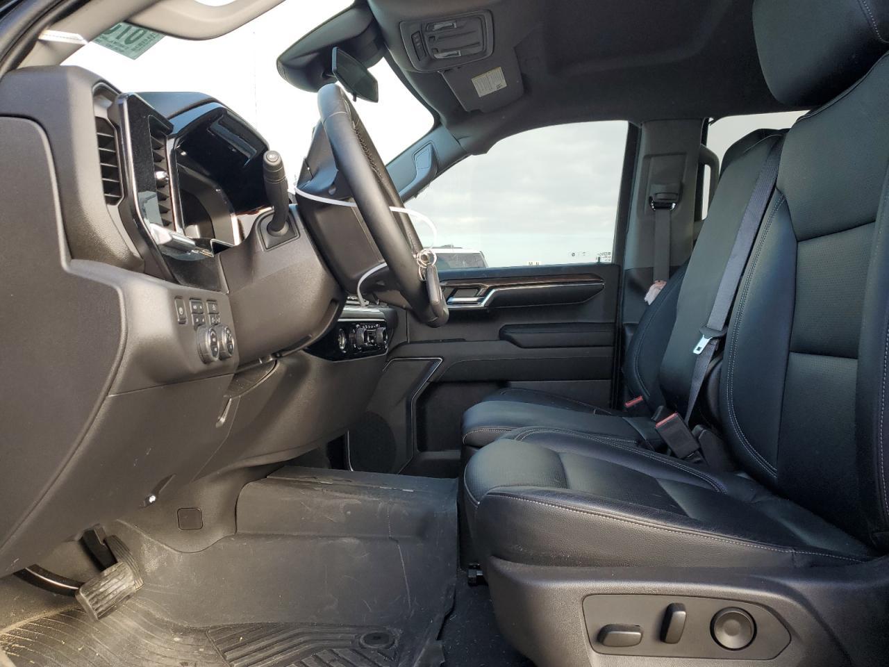 2024 CHEVROLET Silverado