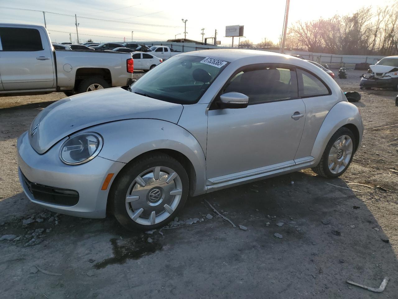 2012 VOLKSWAGEN Beetle