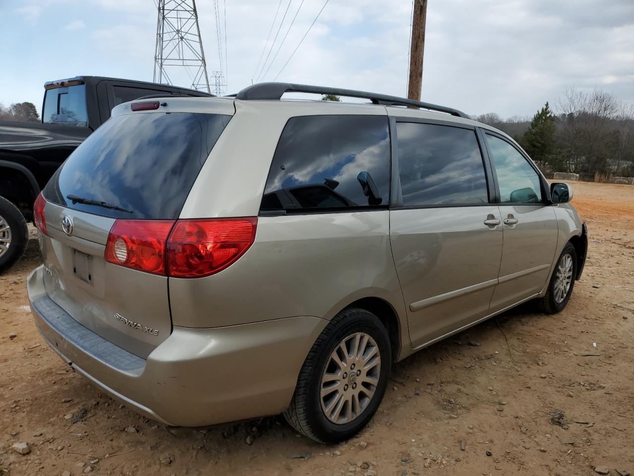 2007 TOYOTA SIENNA