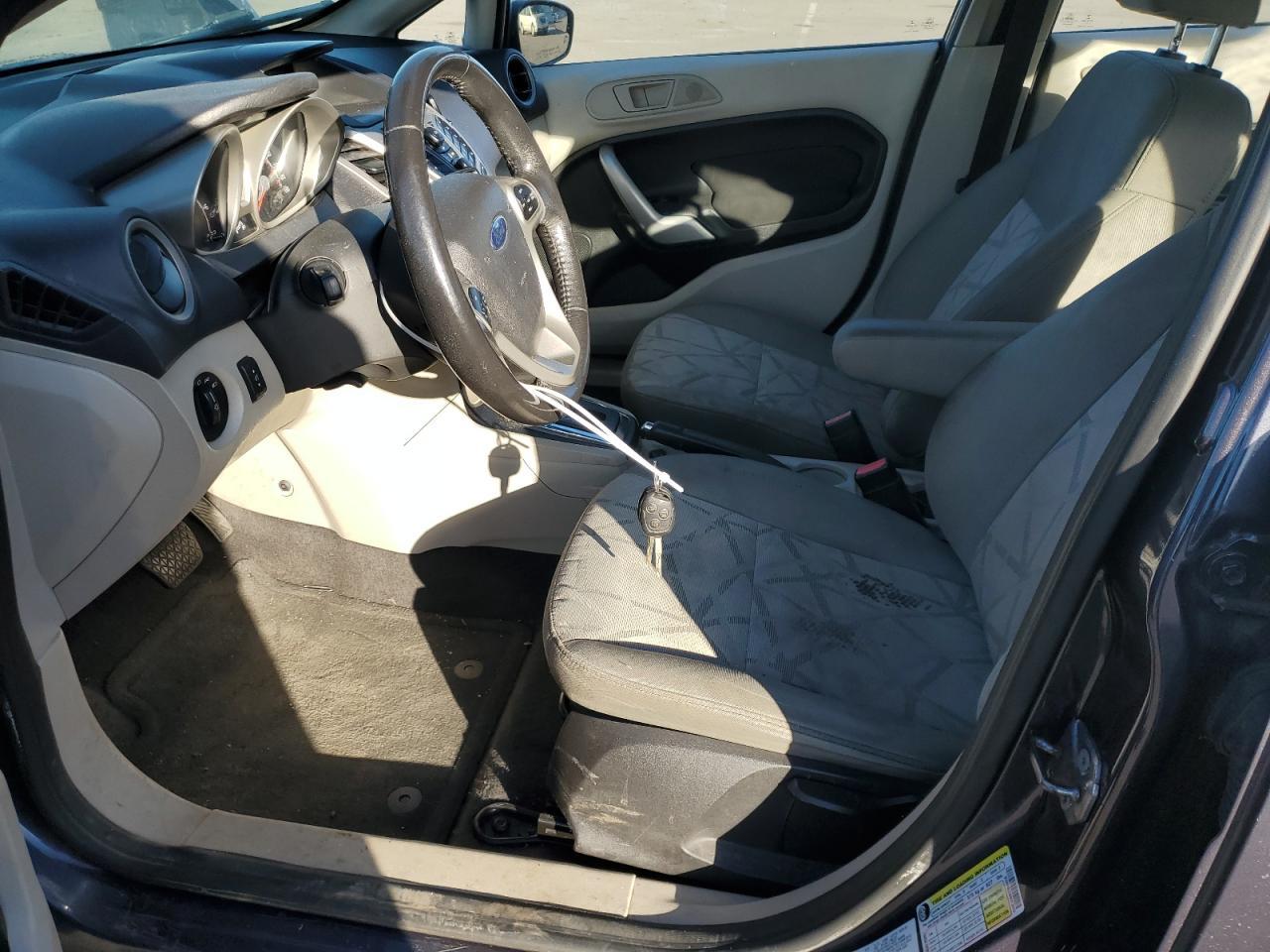 2013 FORD Fiesta