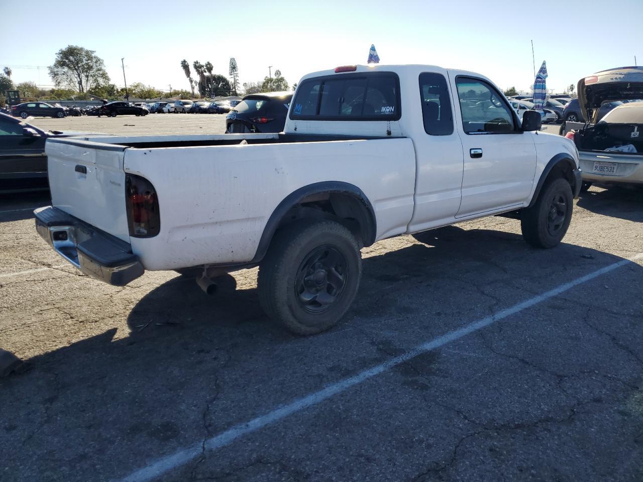 2000 TOYOTA TACOMA