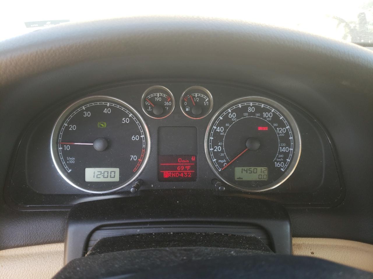 2003 VOLKSWAGEN Passat