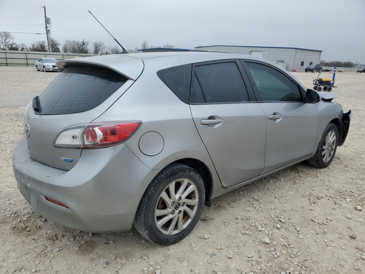 2013 MAZDA 3