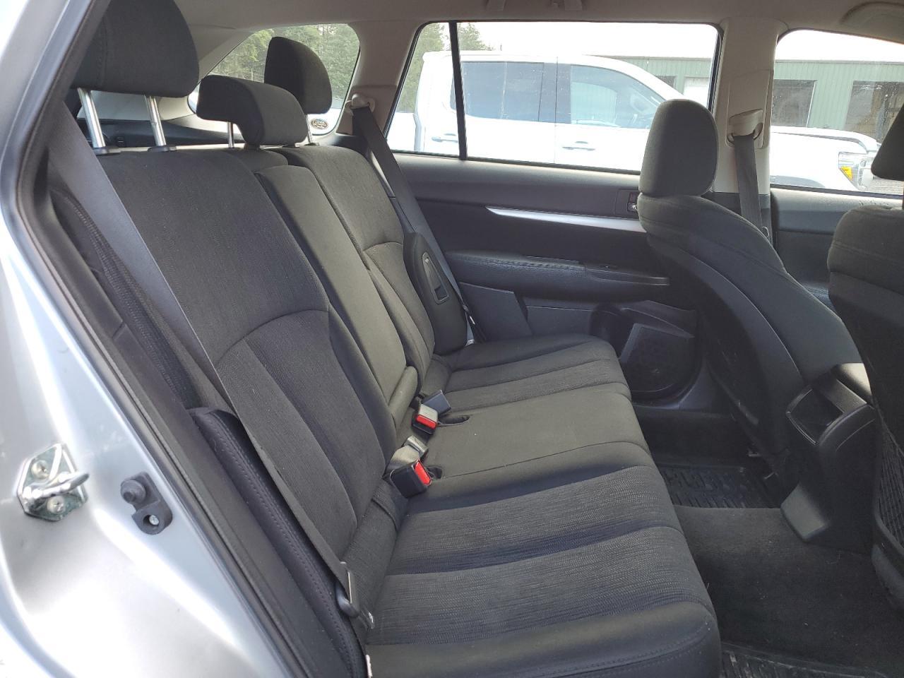 2013 SUBARU Outback