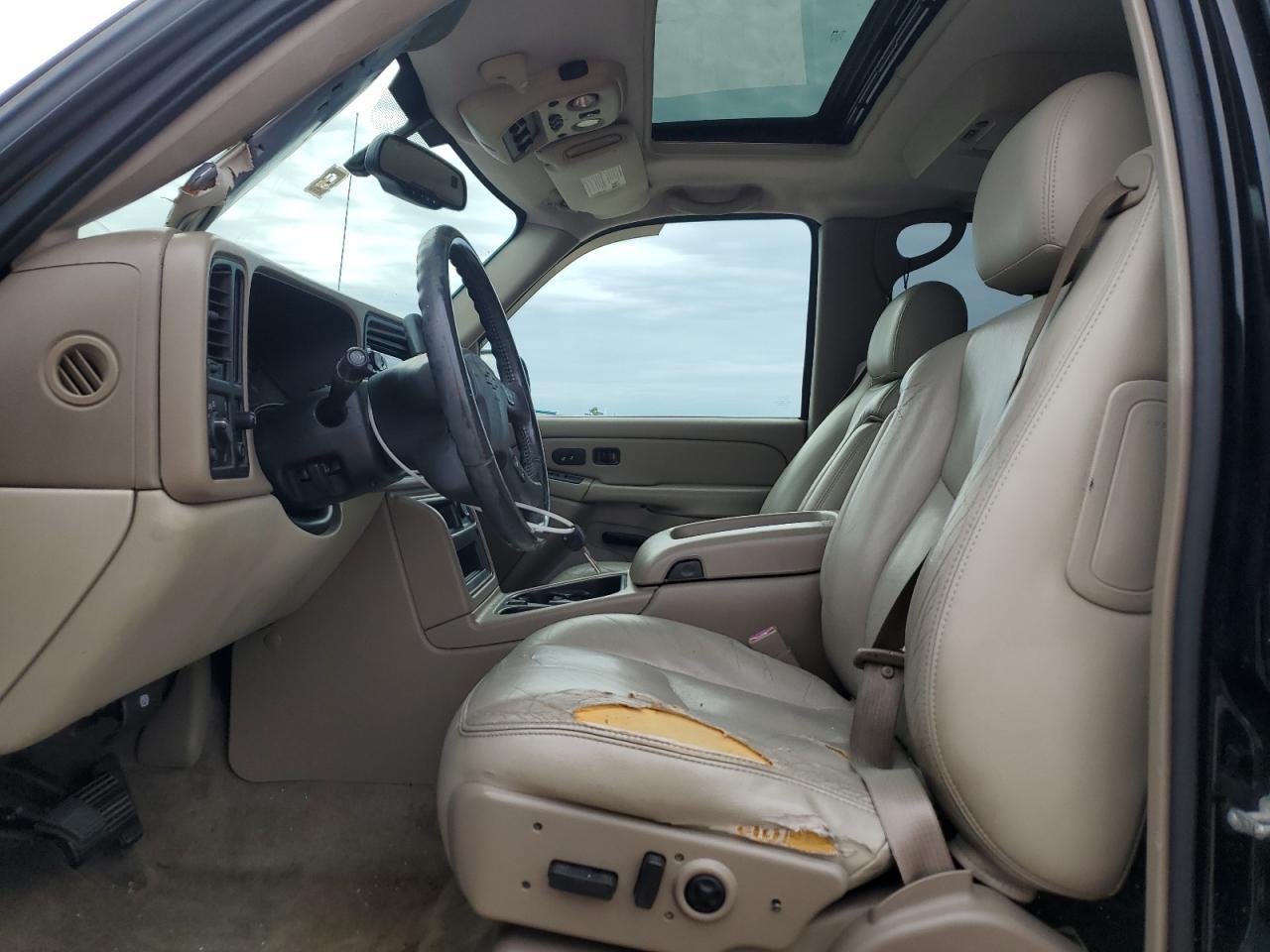 2004 CHEVROLET Tahoe