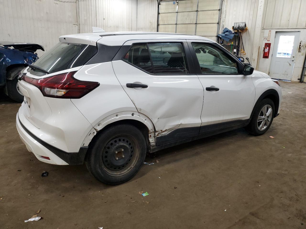 2022 NISSAN KICKS