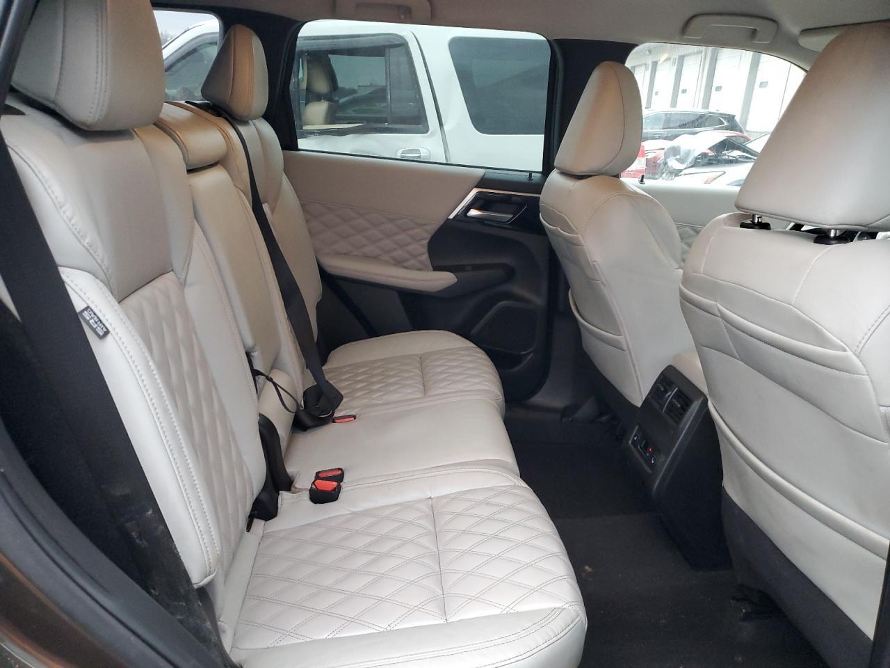 2022 MITSUBISHI outlander
