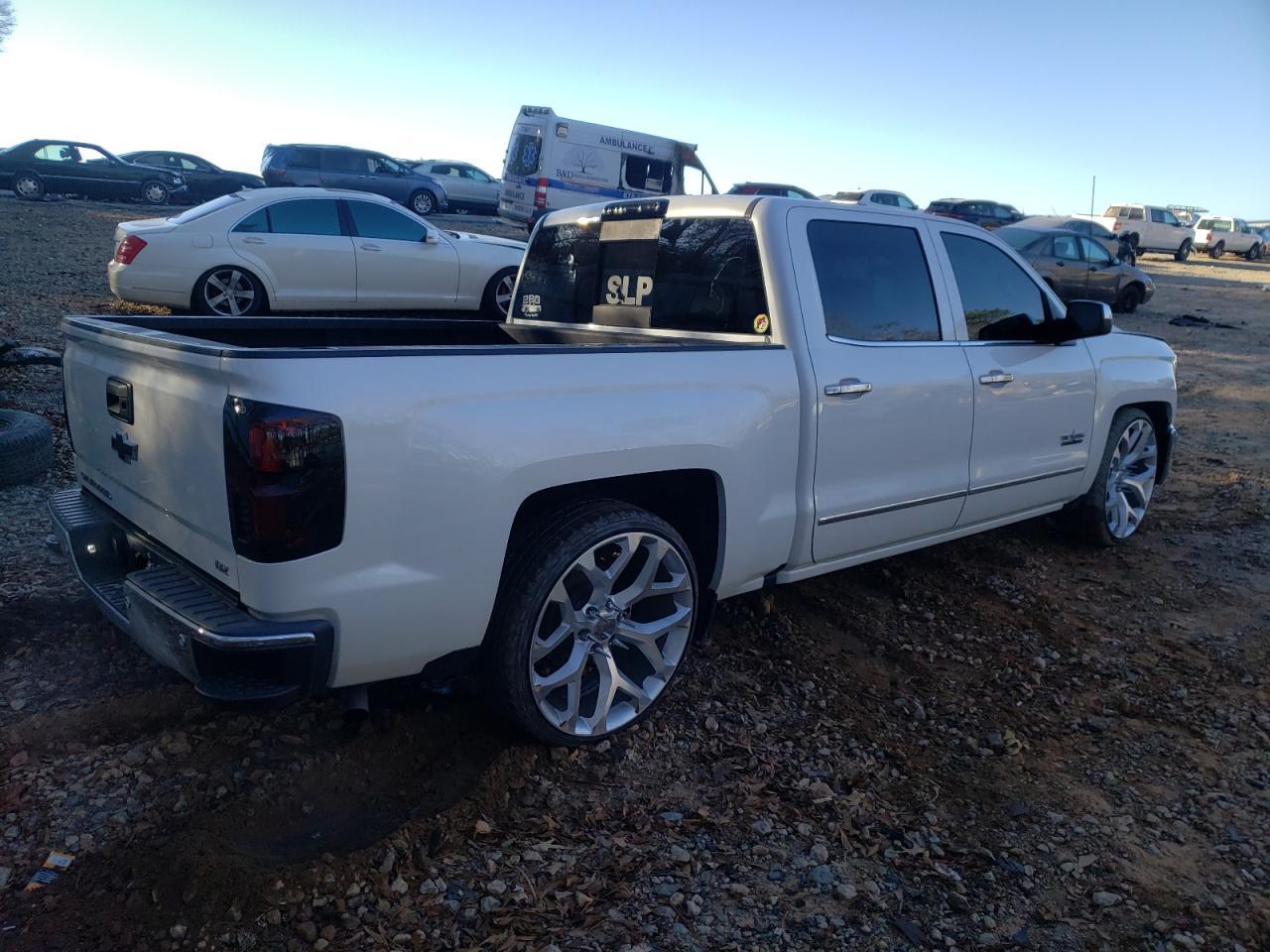 2018 CHEVROLET Silverado