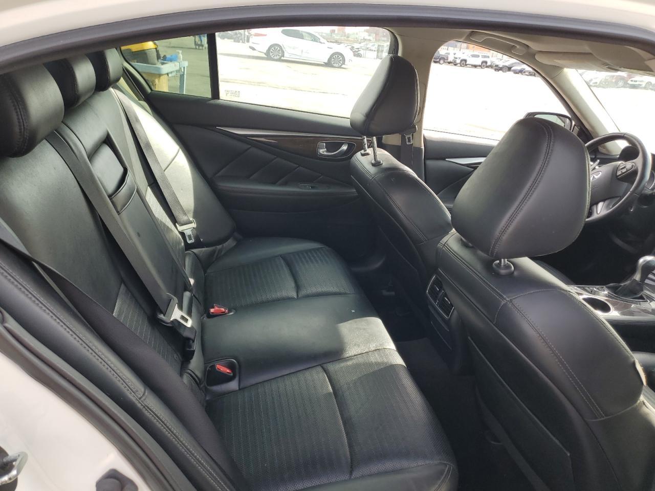 2016 INFINITI Q50