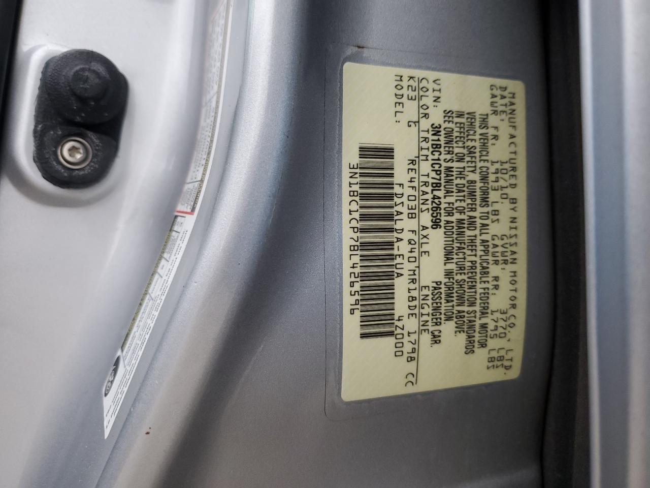 2011 NISSAN VERSA