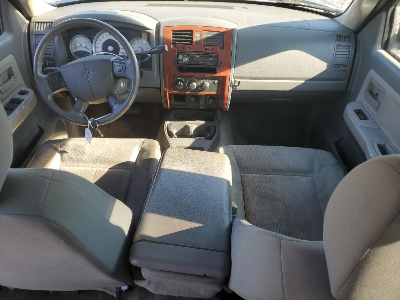2005 DODGE Dakota