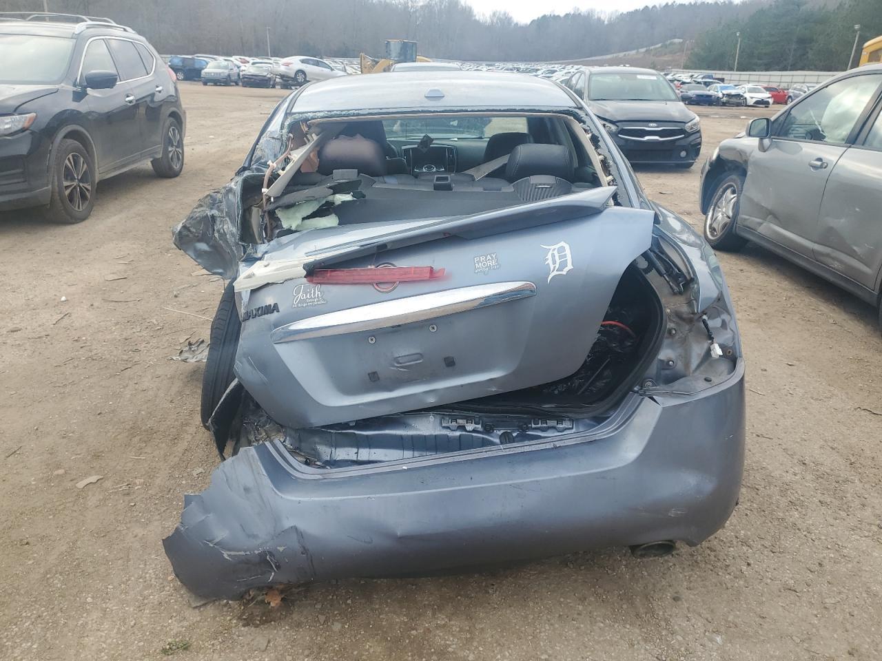 2011 NISSAN Maxima