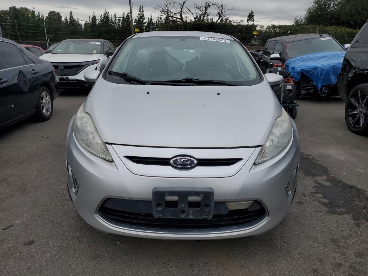 2011 FORD Fiesta