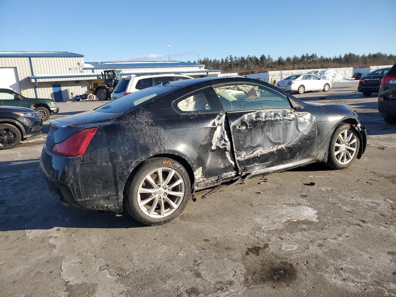 2011 INFINITI G37