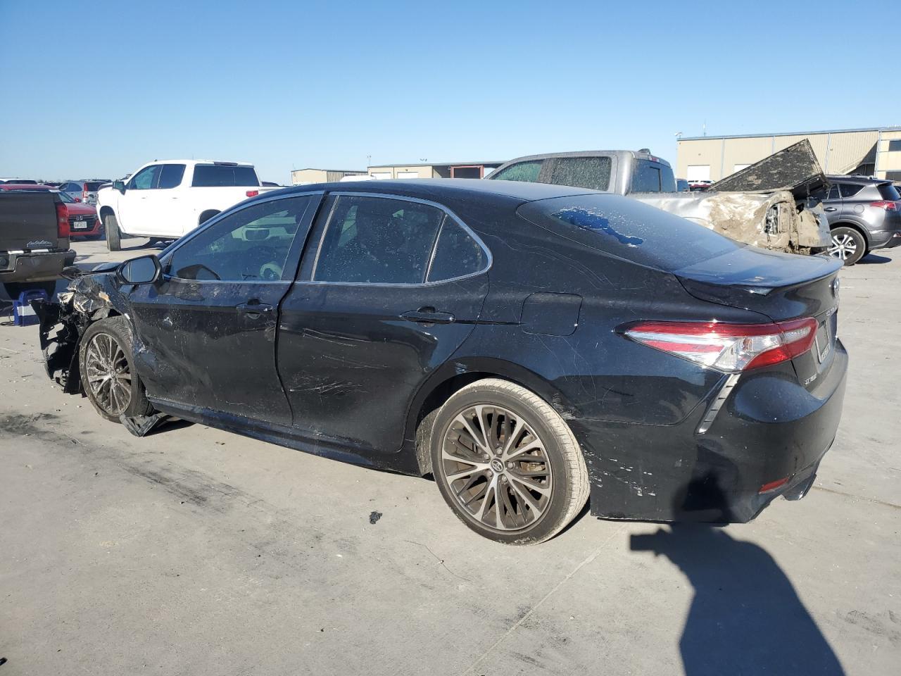 2018 TOYOTA CAMRY