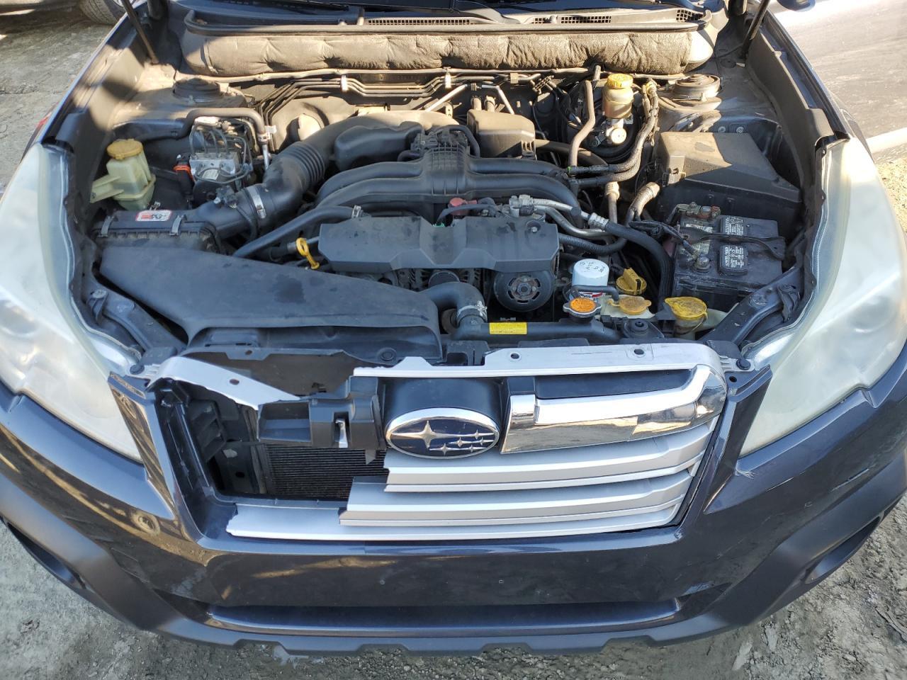 2013 SUBARU Outback