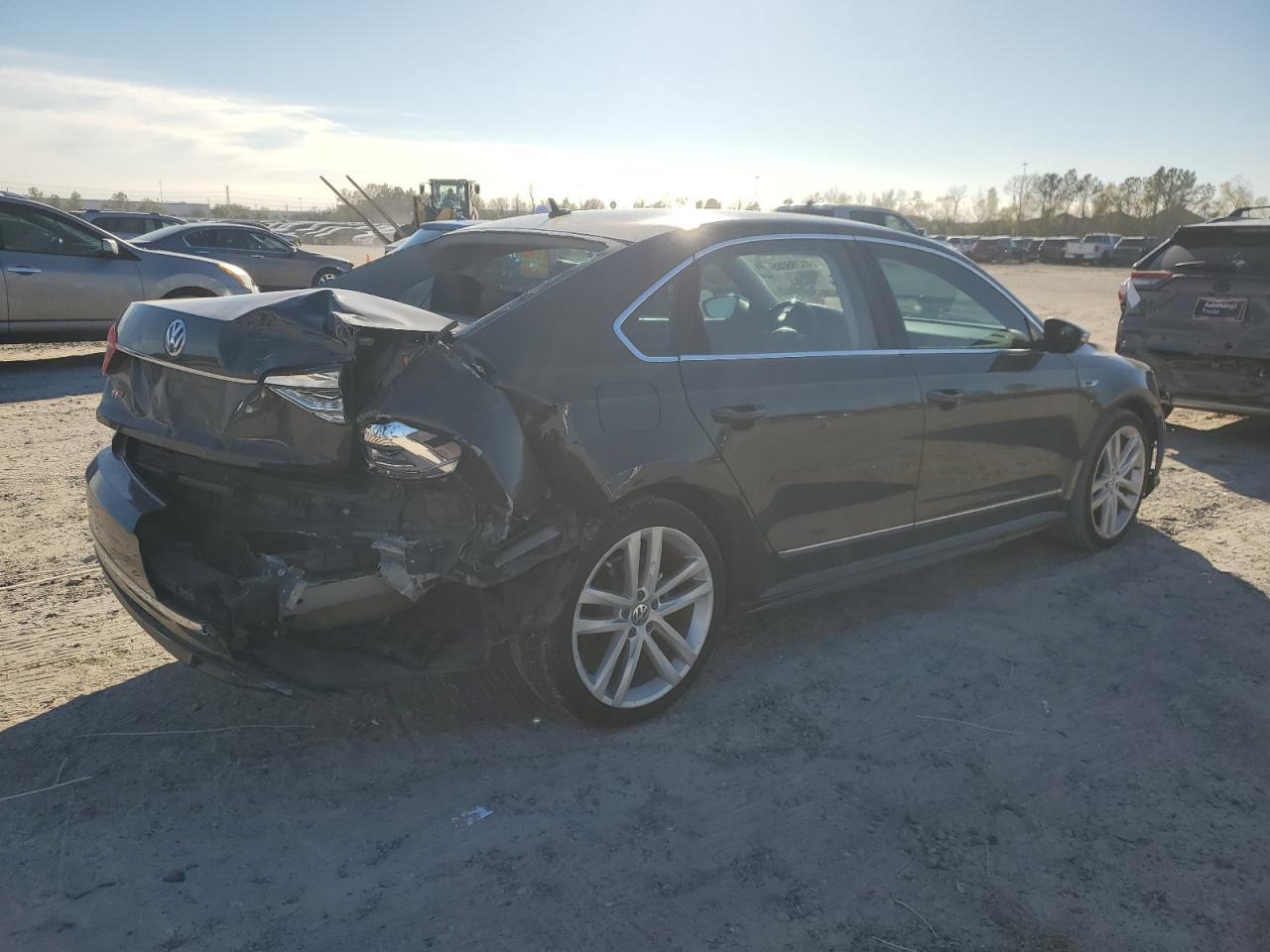 2016 VOLKSWAGEN Passat