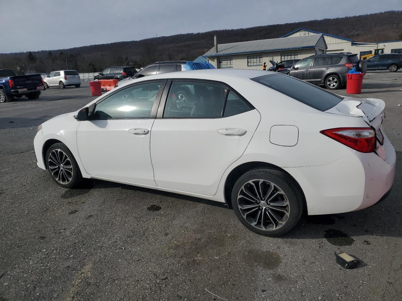 2015 TOYOTA COROLLA