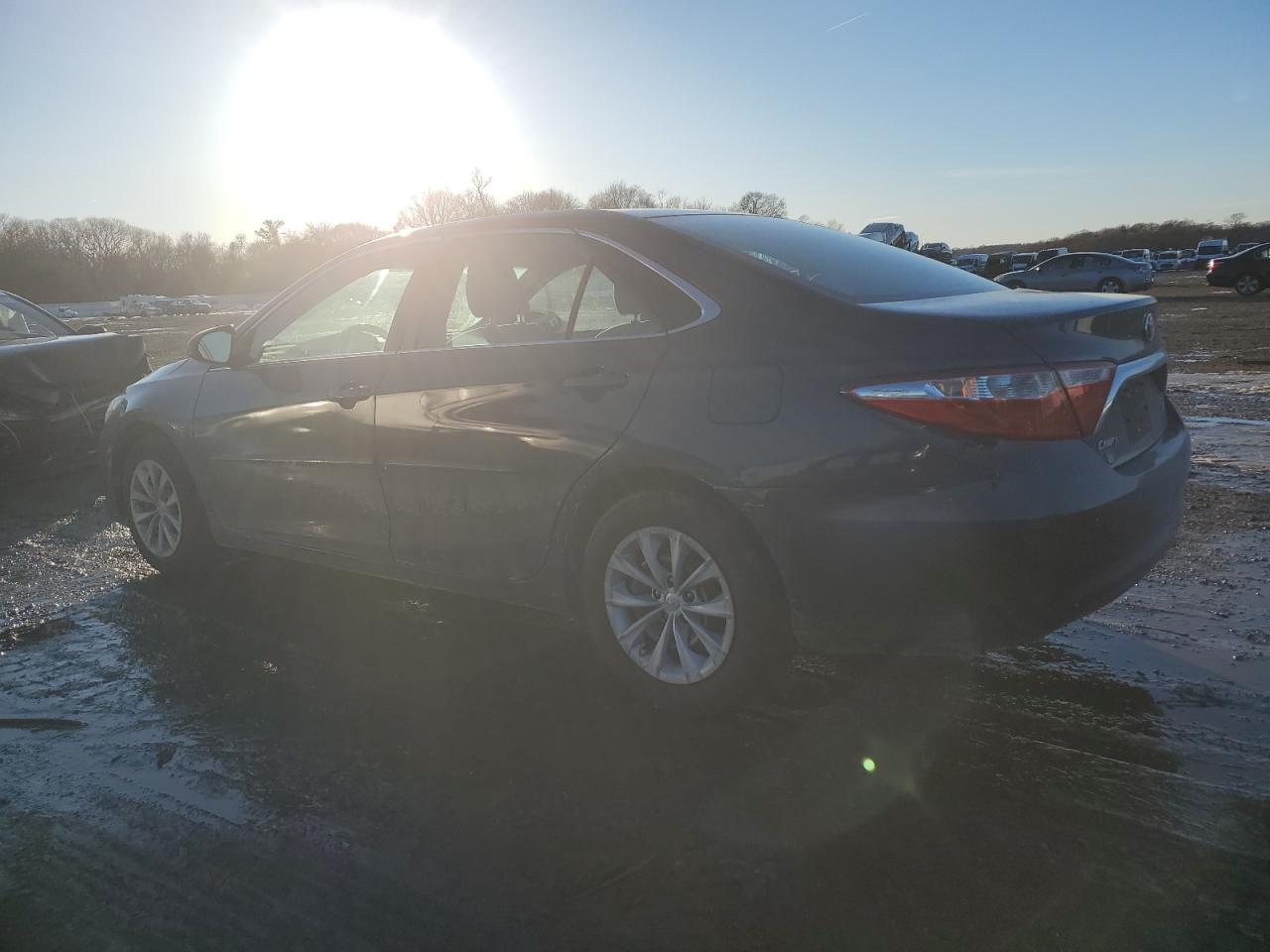 2016 TOYOTA CAMRY