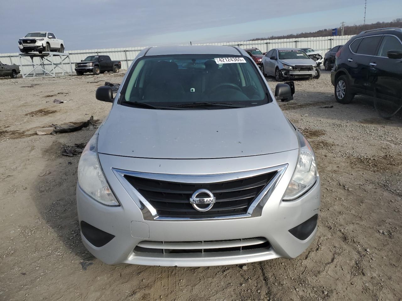 2015 NISSAN VERSA