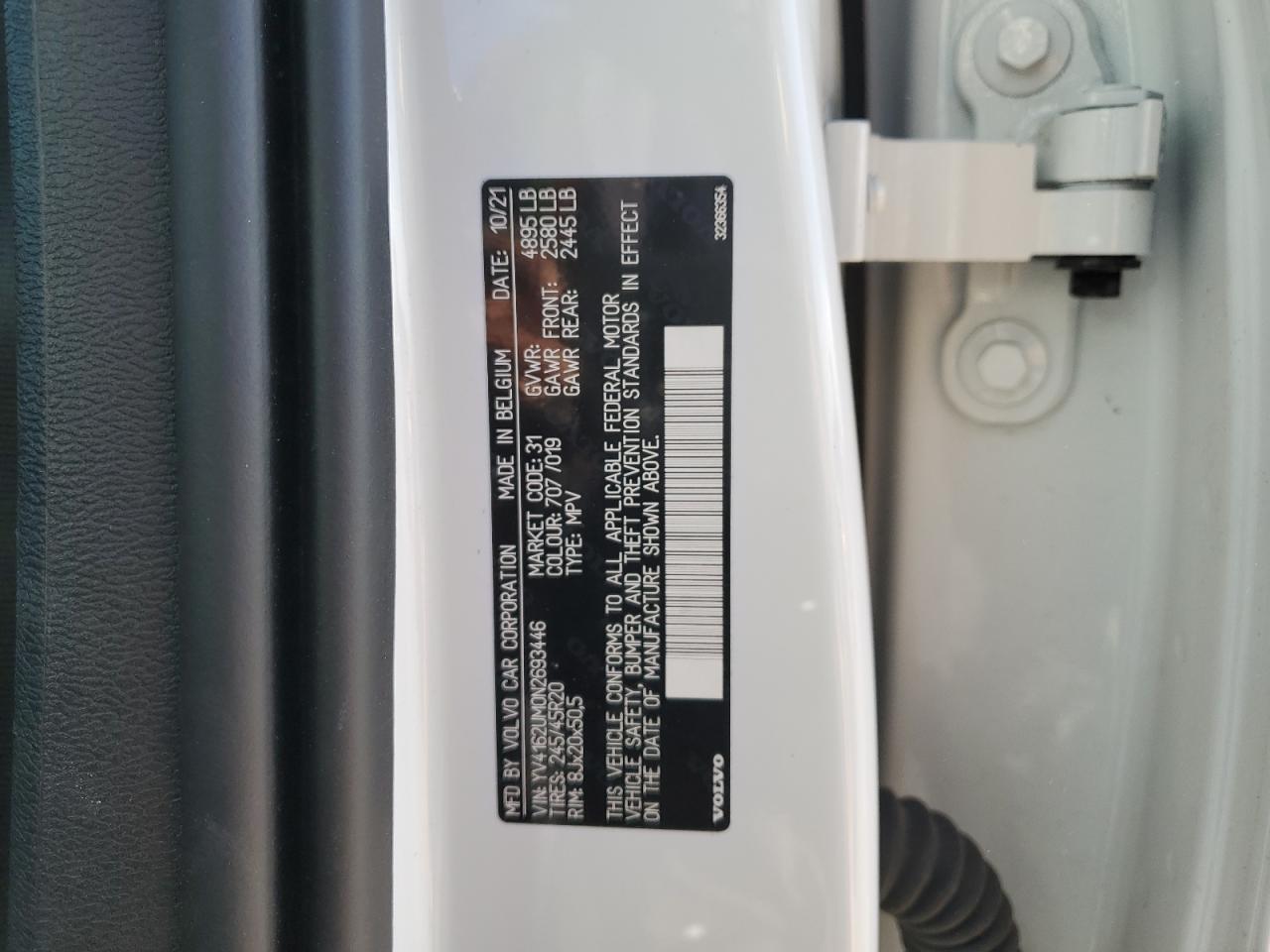 2022 VOLVO XC40