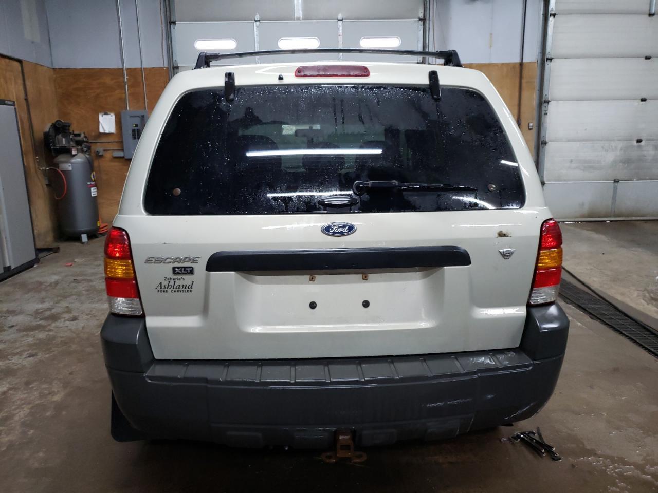 2005 FORD ESCAPE