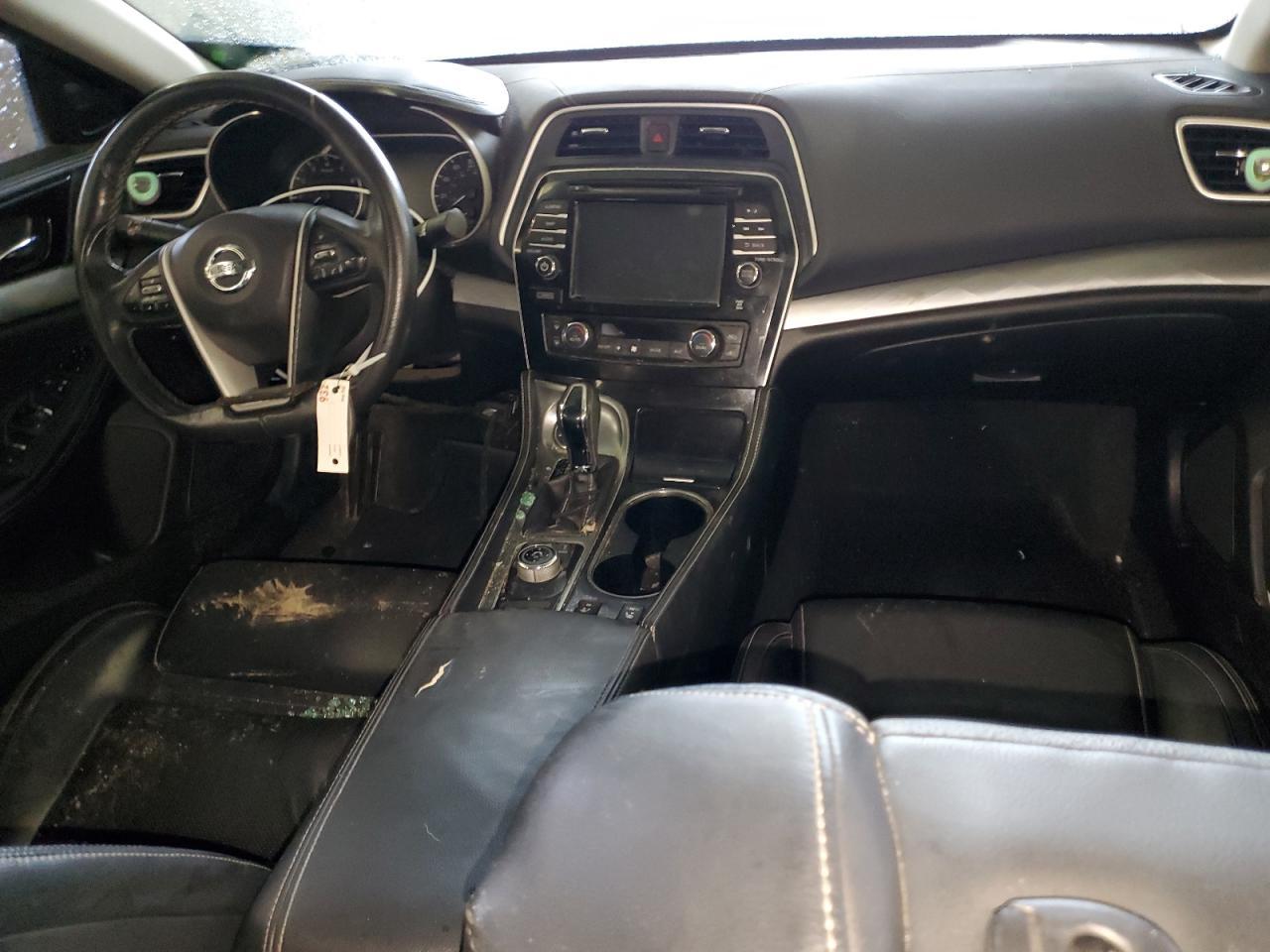 2016 NISSAN Maxima